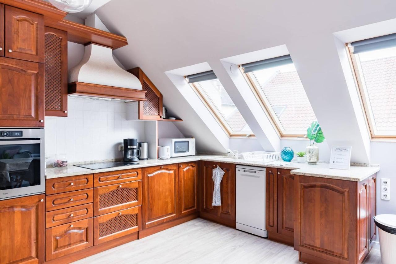 Sunny And 3-bedroom Penthouse With Garage *