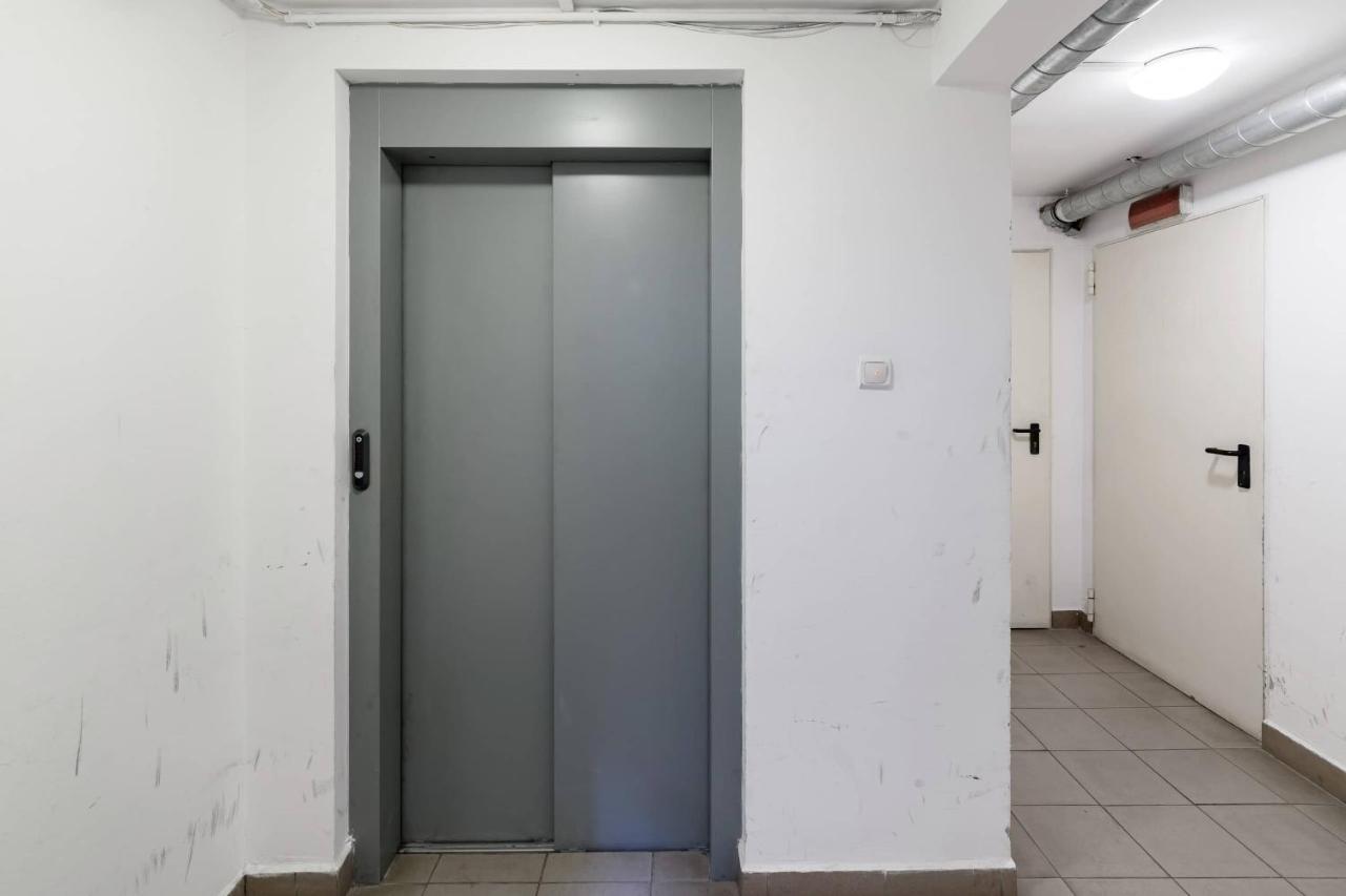 Sunny And 3-bedroom Penthouse With Garage Apartmán Budapest