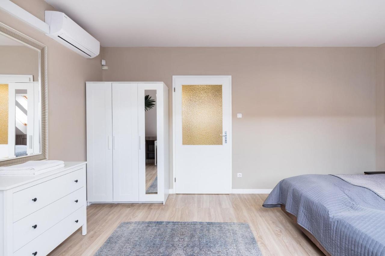 Apartmán Sunny And 3-bedroom Penthouse With Garage